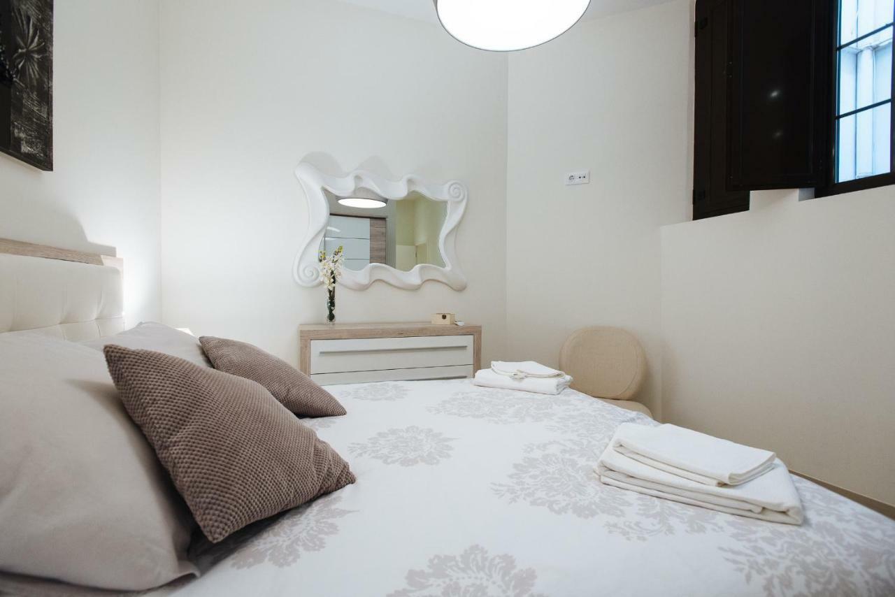 Luxury Apartment Penuelas Free Parking セビリア エクステリア 写真