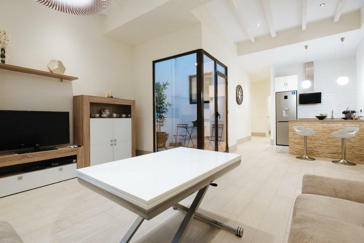 Luxury Apartment Penuelas Free Parking セビリア エクステリア 写真