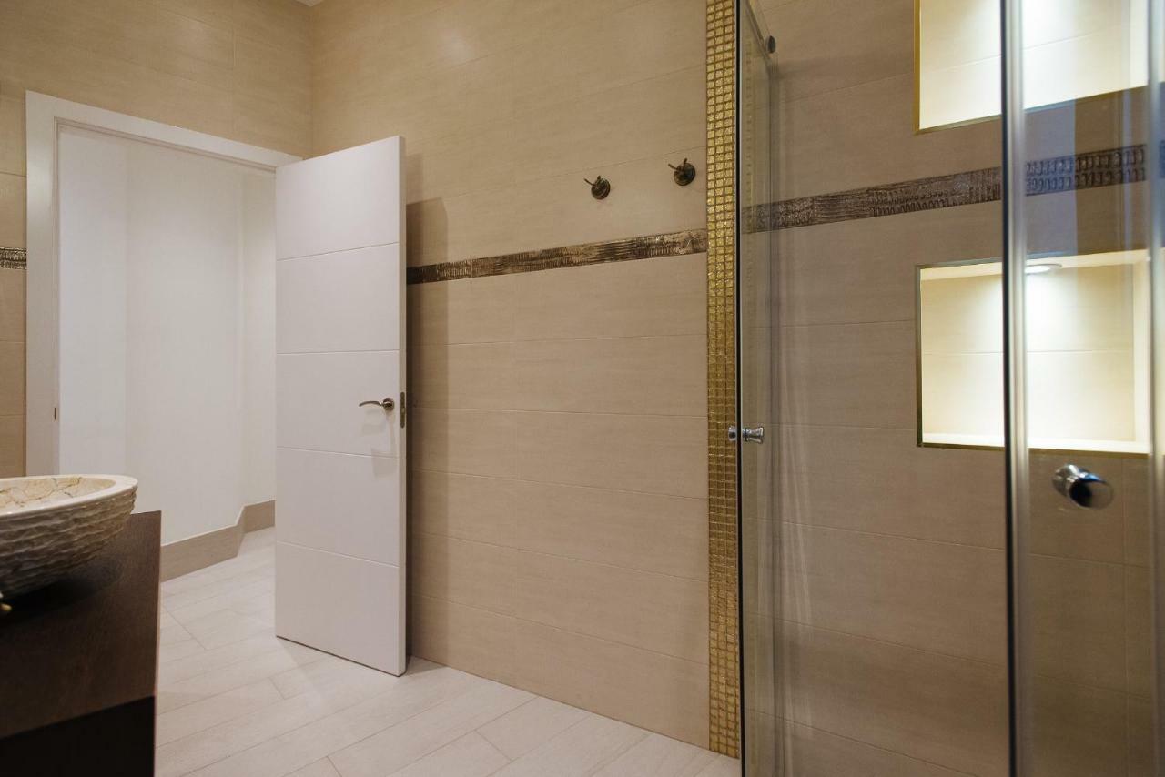 Luxury Apartment Penuelas Free Parking セビリア エクステリア 写真